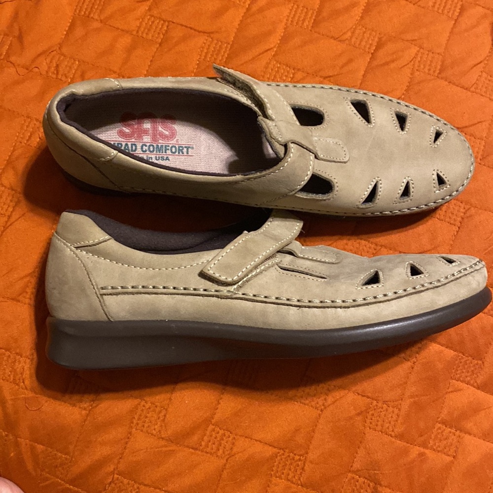 SAS | Roamer - Narrow- Velcro Walking Shoe| Color: Sage  | Women’s Size: 7.5 - Picture 9 of 9